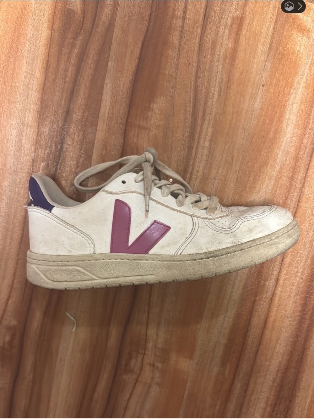 Veja Purple White Sneakers with Pink-Violet V Logo SIZE W 7 (fits 7.5 and 8) - Picture 2 of 2